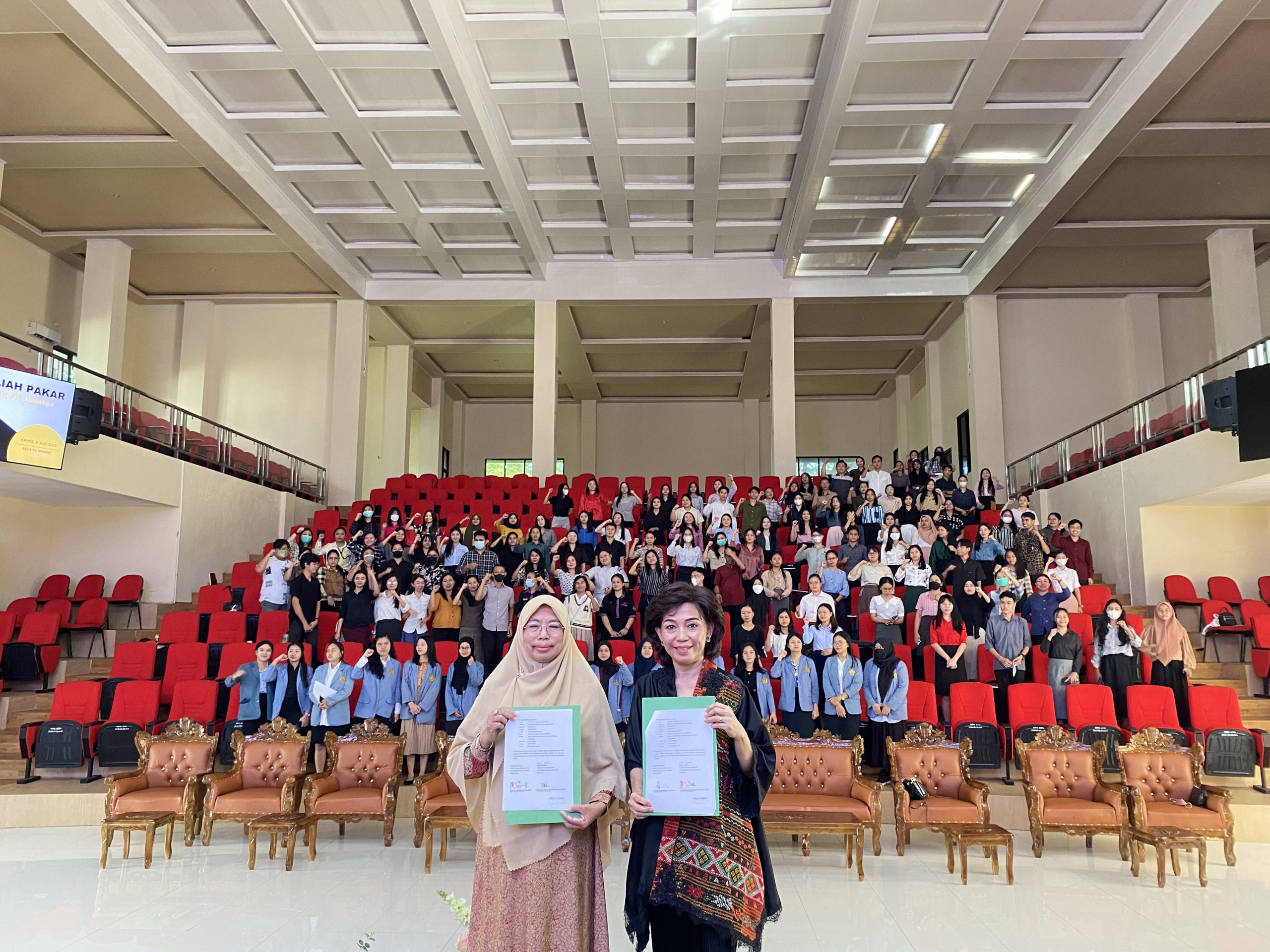 Penandatanganan Memorandum of Agreement (MOA) antara Fakultas Kedokteran UNSRAT dan Fakultas Keperawatan UNHAS Penandatanganan Memorandum of Agreement (MOA) antara Fakultas Kedokteran UNSRAT dan Fakultas Keperawatan UNHAS